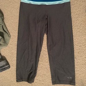 Cropped athletic leggings